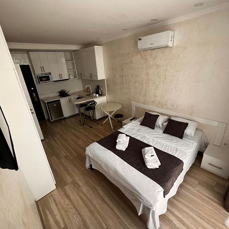 27 Floor Apartments Батуми Экстерьер фото